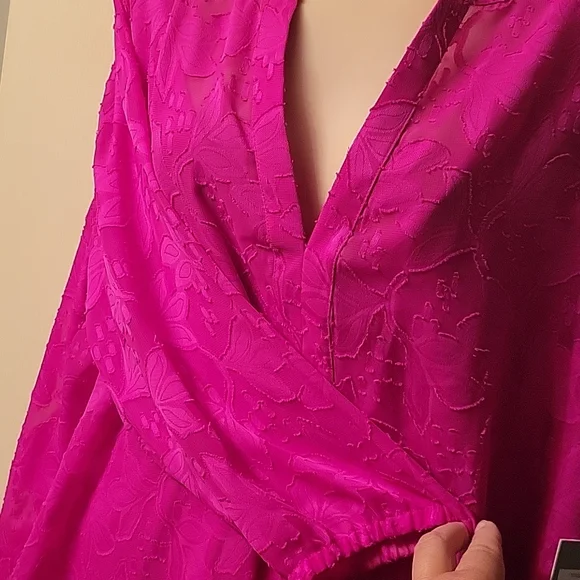 Chaus Bright Fuchsia Top - Picture 2 of 11